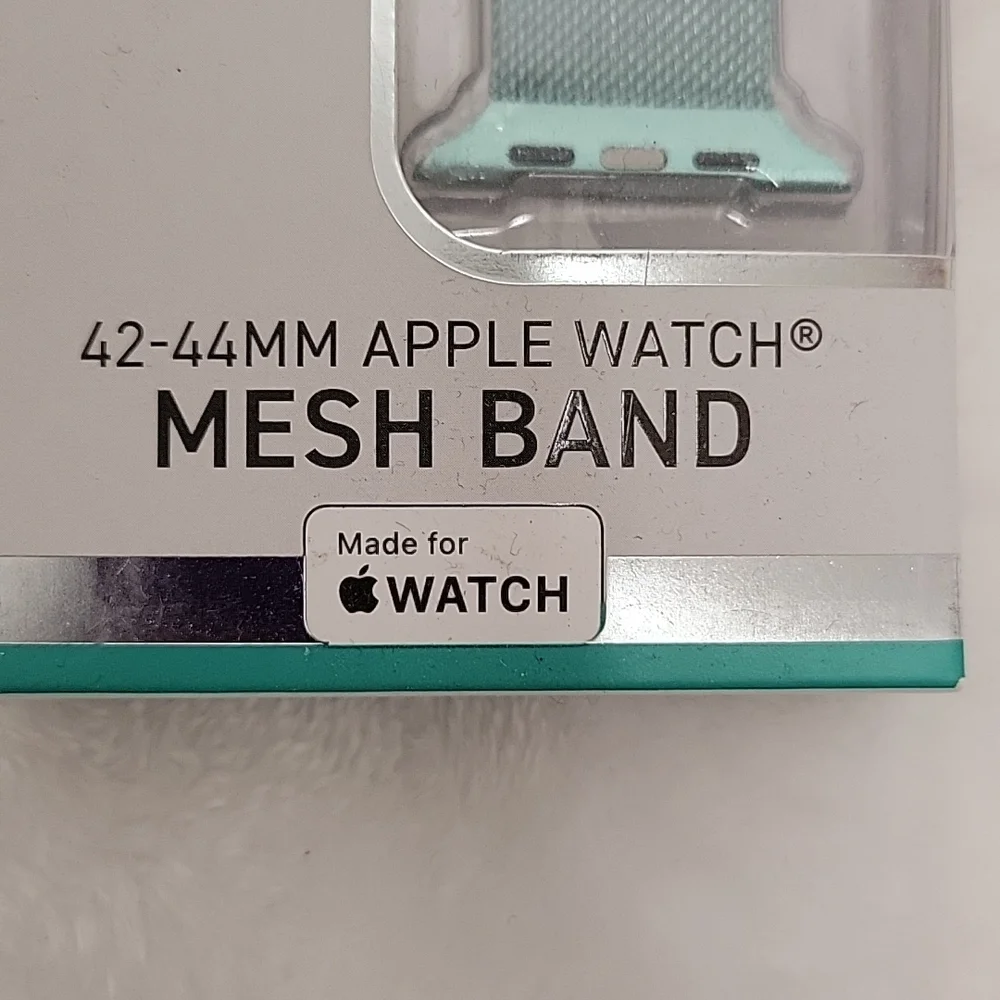 Brookstone 42-44MM Apple Watch Mesh Band New in Opened Box Magnetic Closure
